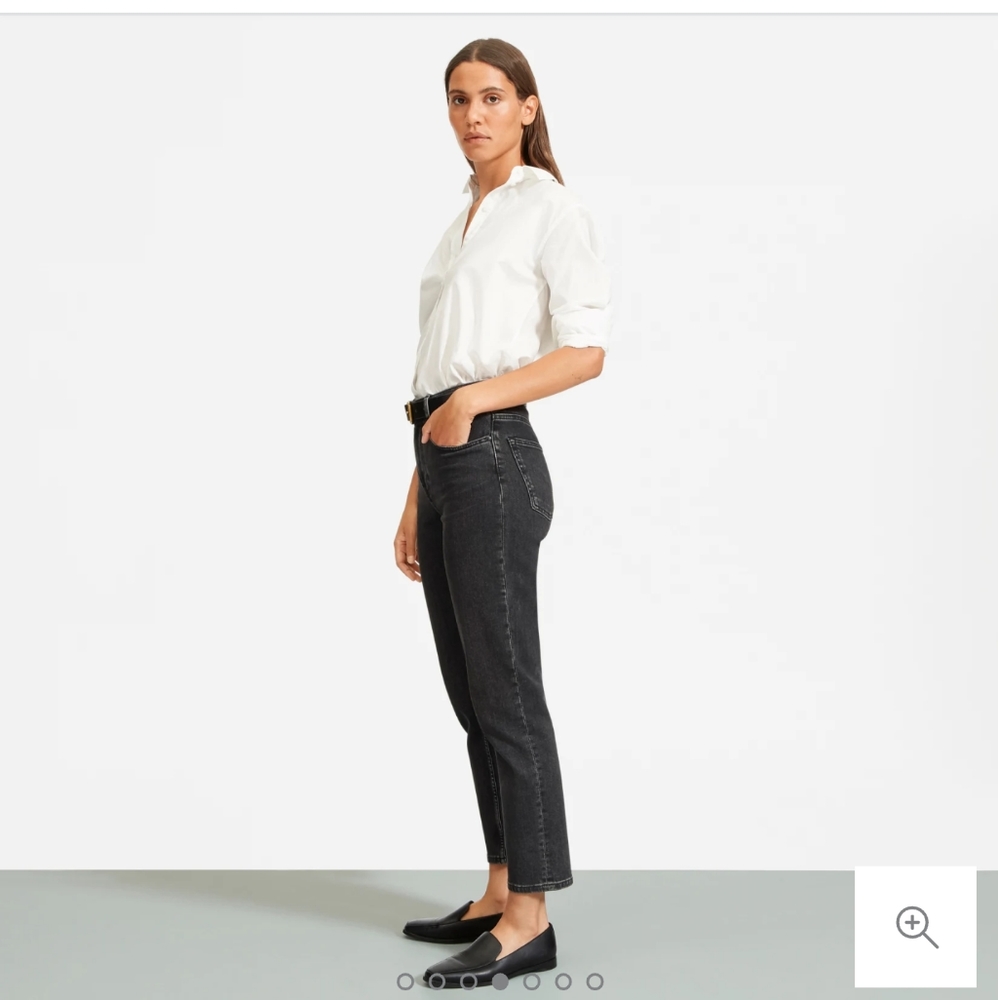 Everlane Cheeky Straight Jeans in Washed Black